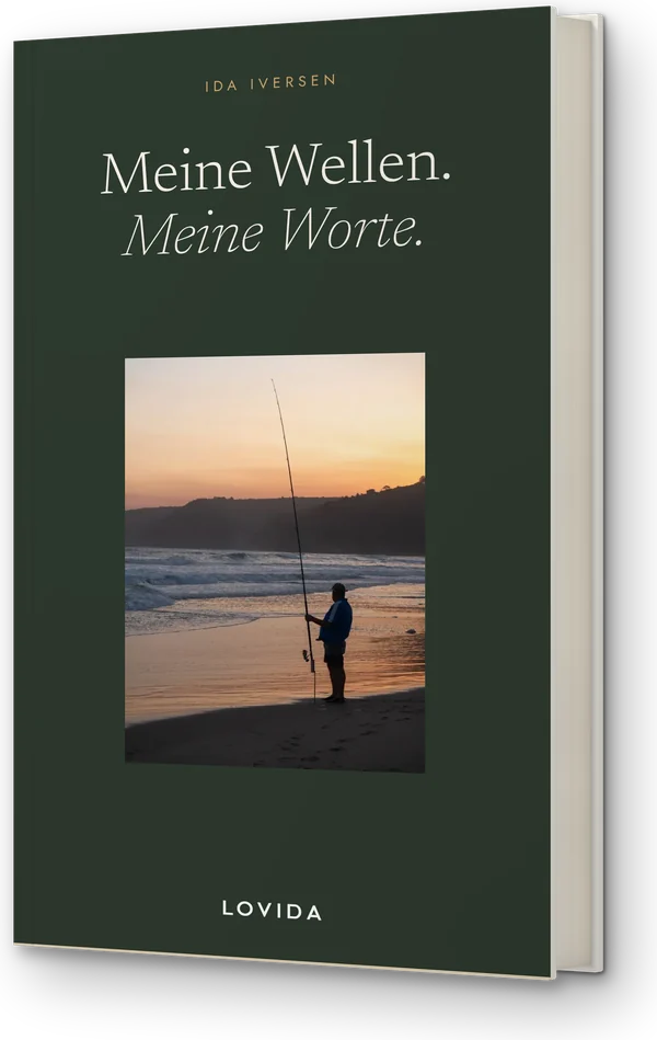 Buch im Design Ida: dunkelgrün, Foto eines Anglers am Strand